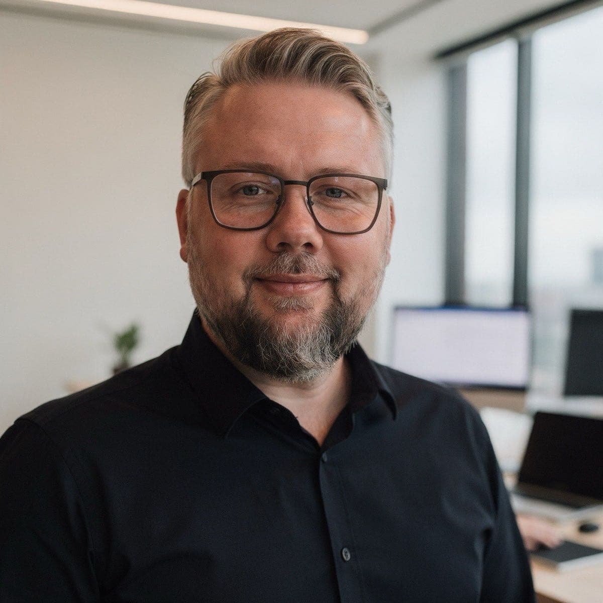 Porträt von Carsten Eckhardt, Betreiber von Spacle (KI-generiert)